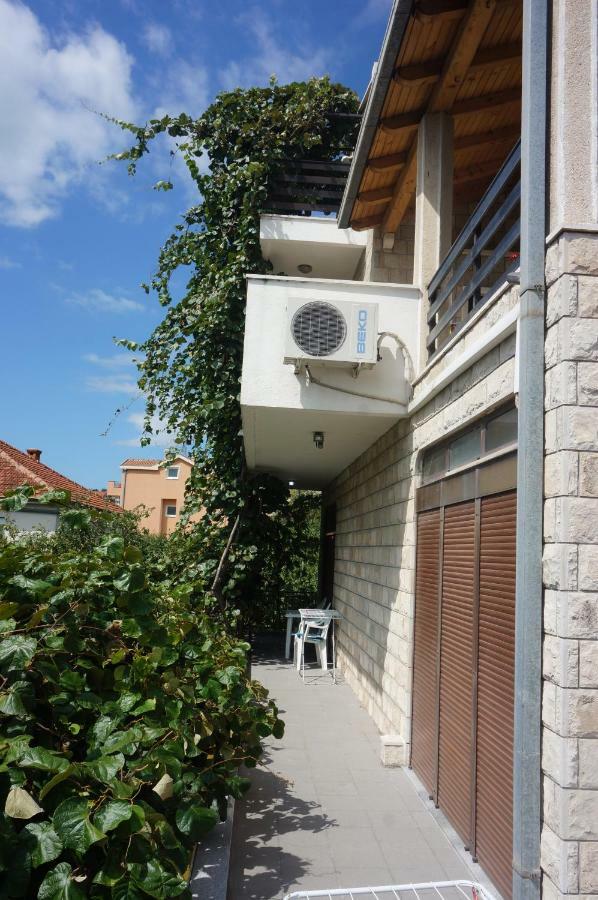 טרביניה Apartments Bozic מראה חיצוני תמונה