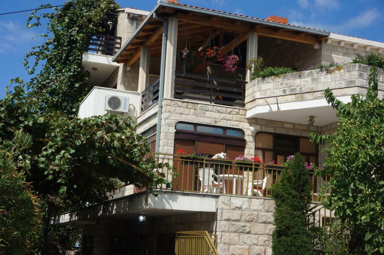 טרביניה Apartments Bozic מראה חיצוני תמונה